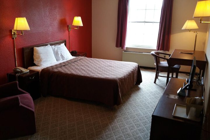 Room 32 of 48