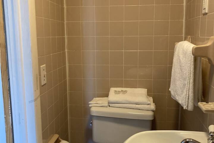 Room 17 of 53
