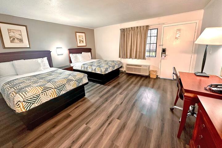 Room 21 of 32