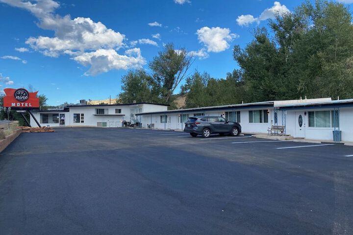 89 & Nine Motel