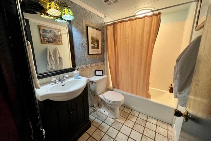 DUMPLIN PATCH BED & BREAKFAST