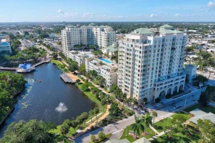 Luxury Near the Beach! Beach pass included!