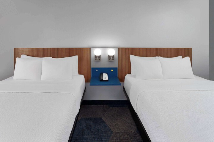 Microtel Inn by Wyndham Janesville