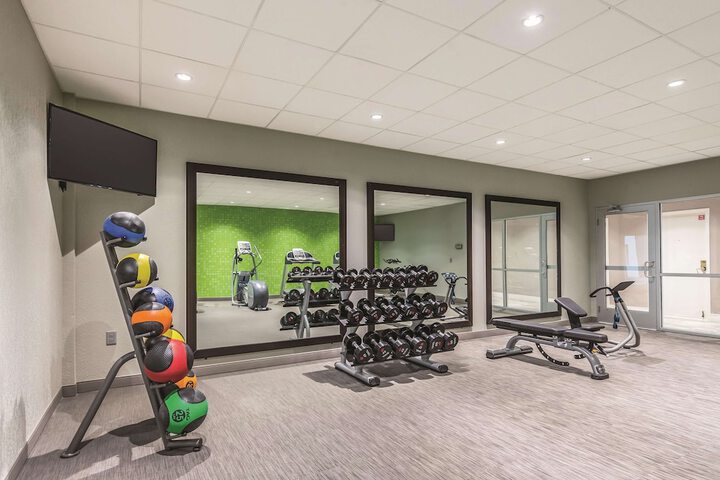 La Quinta Inn & Suites by Wyndham Cincinnati Sharonville