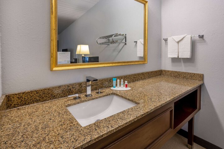 Room 4 of 22