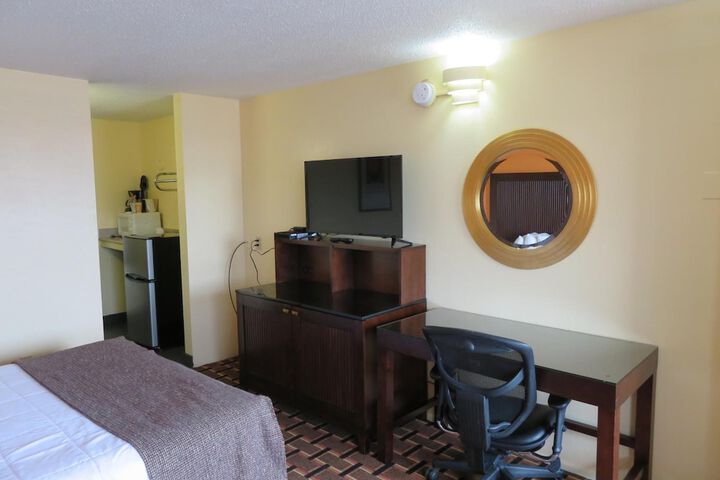 Room 14 of 28