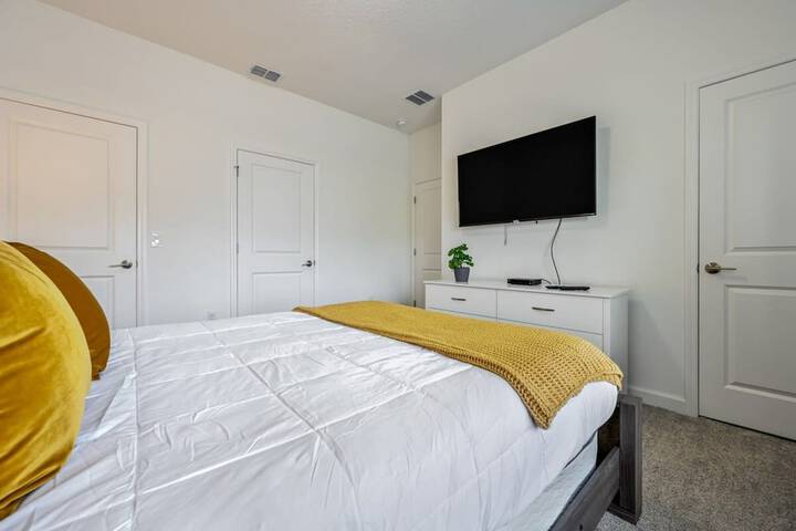 Room 43 of 61
