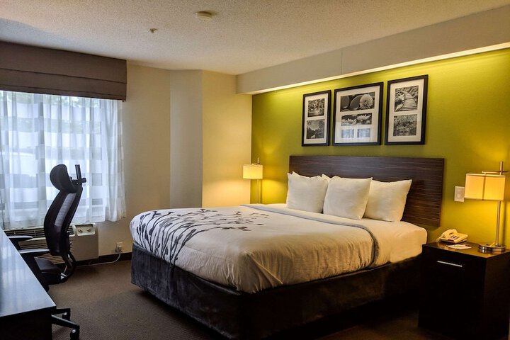 Room 9 of 30