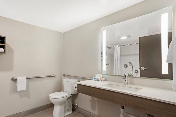 Holiday Inn Express Hyannis Cape Cod by IHG