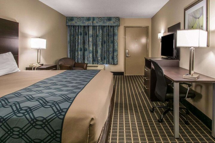 Room 18 of 28