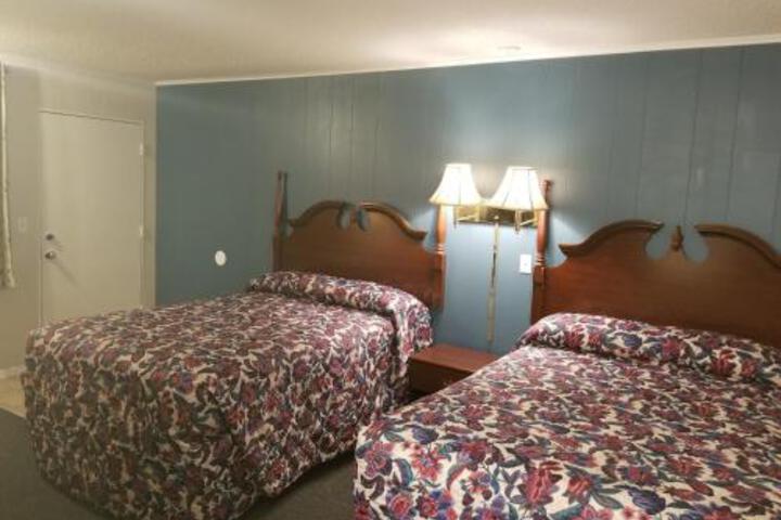 Room 10 of 13