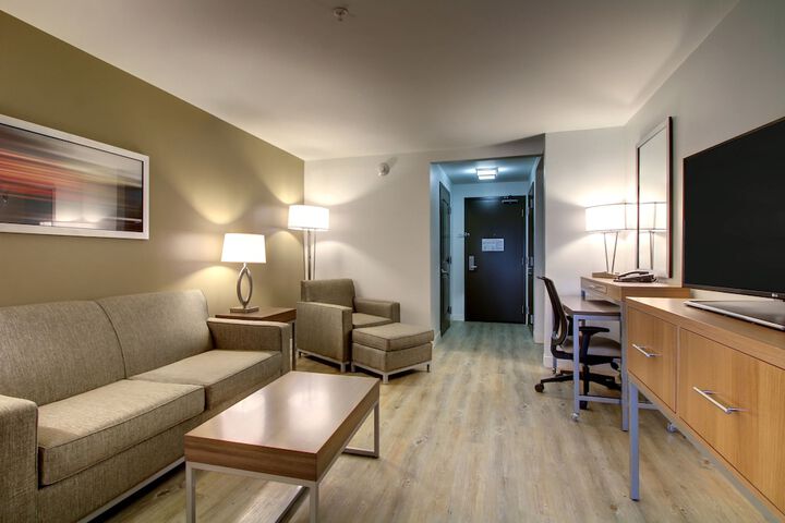 Holiday Inn & Suites Peoria at Grand Prairie by IHG