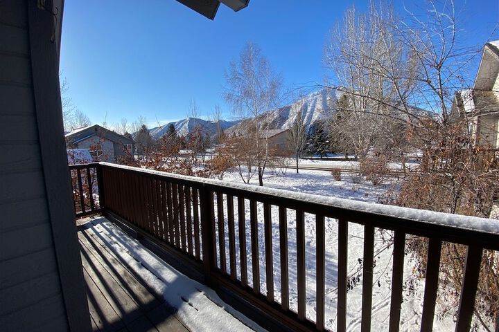 Della View 2BR Condo - in the Heart of Historic Downtown Hailey!