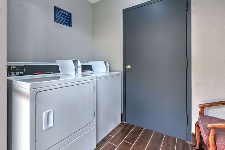 Room 30 of 41