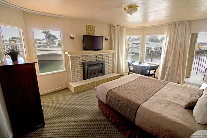 Room 84 of 117