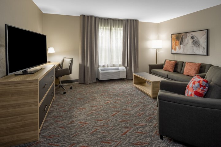 Room 10 of 25