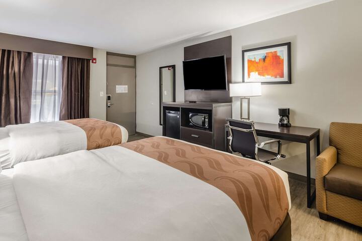 Room 28 of 46