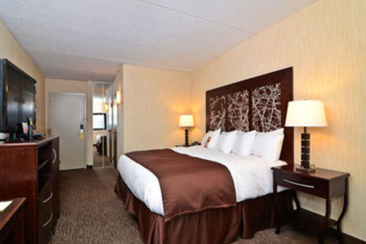 Ramada by Wyndham Buffalo Downtown