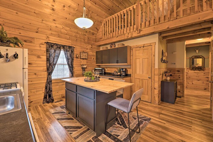 Charming Log Cabin at Double JJ Ranch Resort!