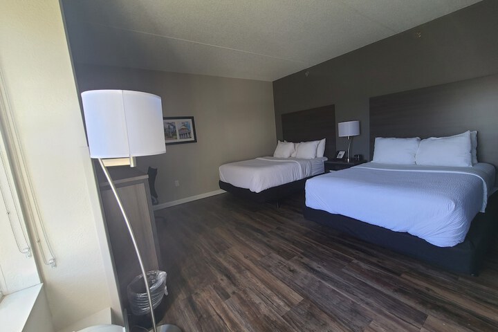 Room 11 of 31
