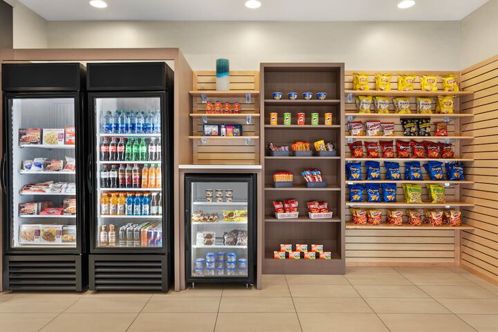 Holiday Inn Express & Suites Akron Regional Airport Area by IHG