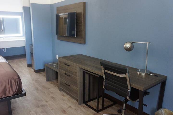 Room 13 of 28