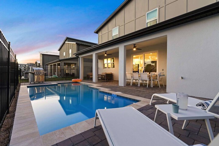 Harbor Island Beach Club Homes by Villatel