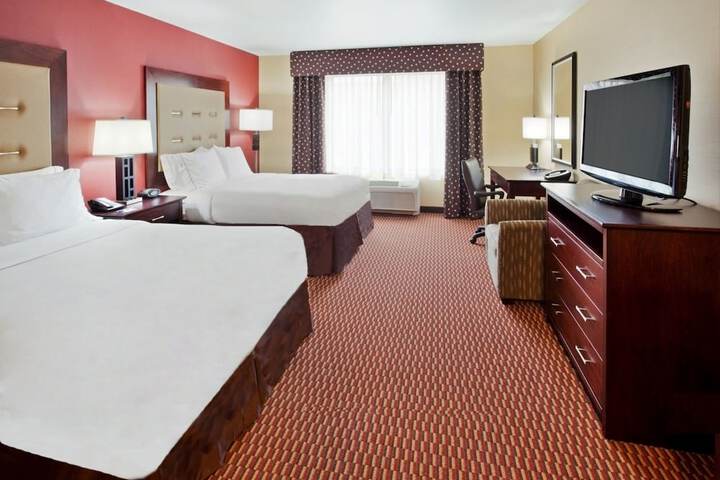 Room 11 of 26