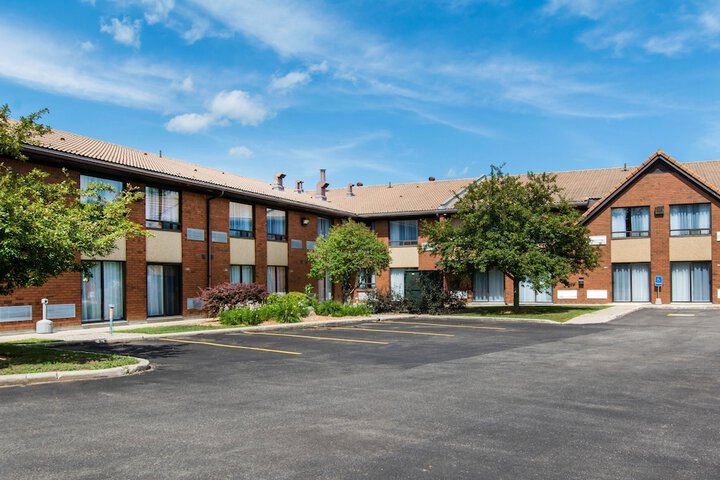 Hotel 4 of 50