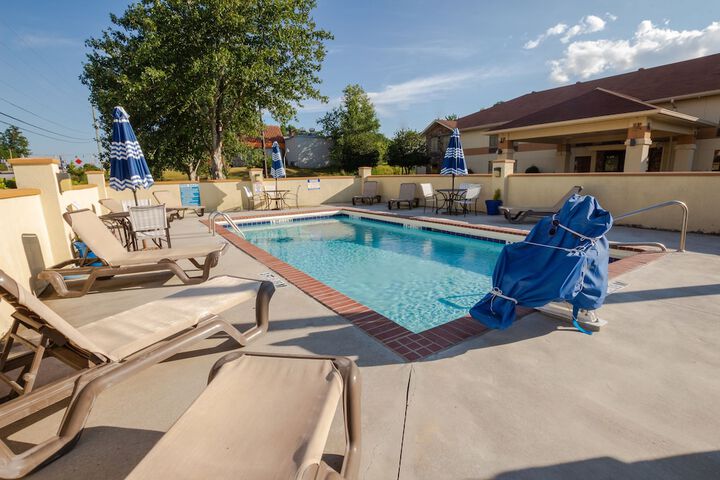 Pool 11 of 41