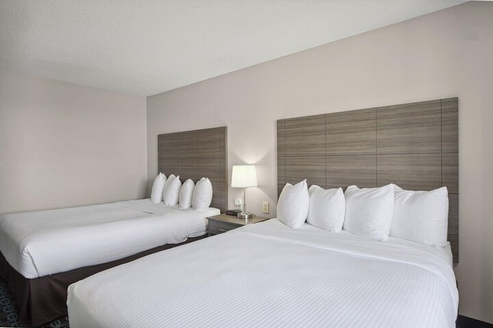 Sonesta Essential Hotels & Suites Kansas City / Blue Springs