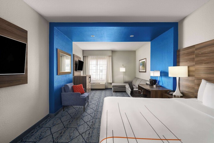 Room 34 of 42