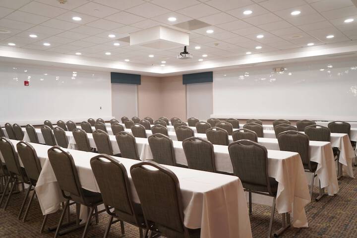 Hampton Inn & Suites Chicago / Aurora