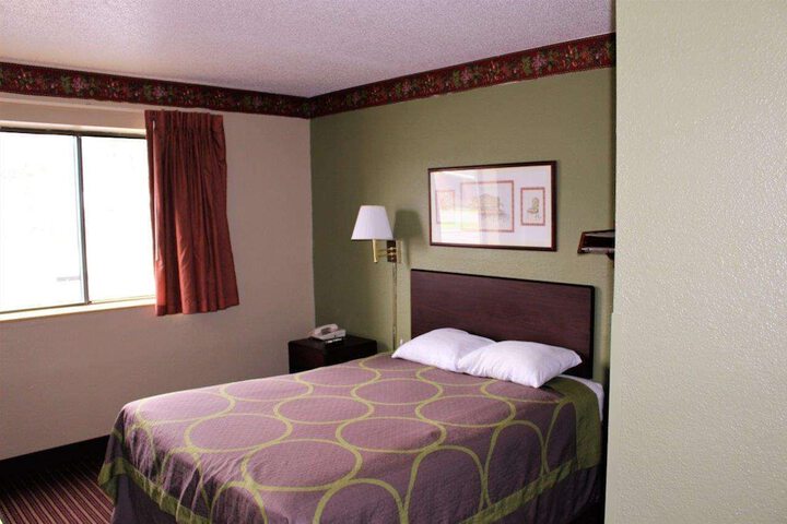 Room 5 of 16