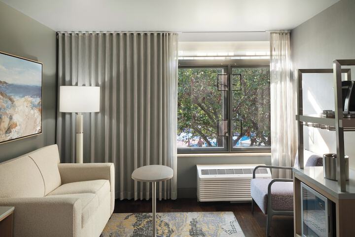 Hotel Indigo Long Island - East End by IHG