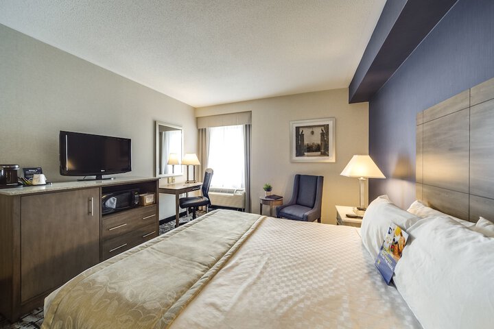 Monte Carlo Inn Oakville Suites