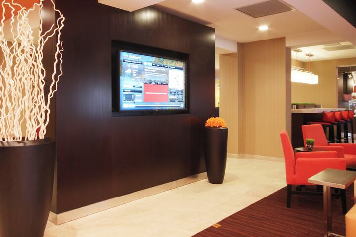 Courtyard Flint by Marriott