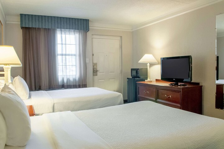 Room 18 of 33
