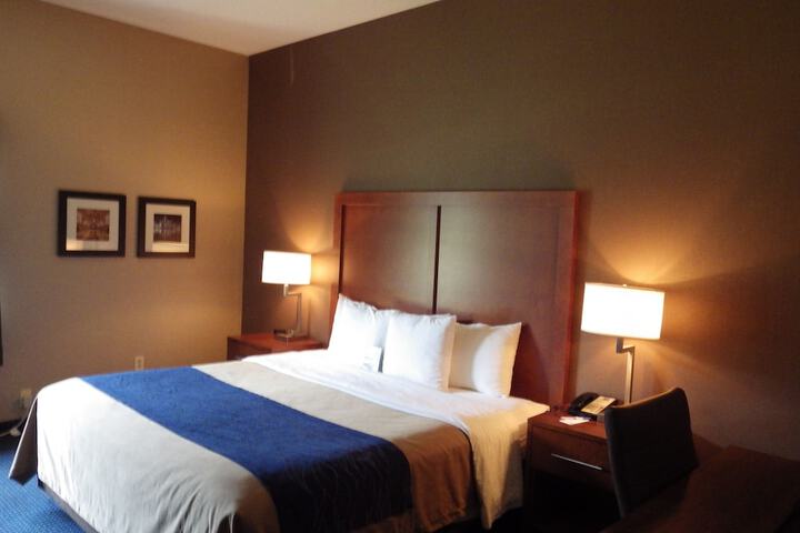 Comfort Inn Crystal Lake - Algonquin