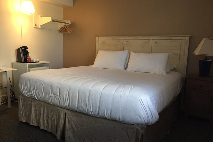 Room 25 of 163