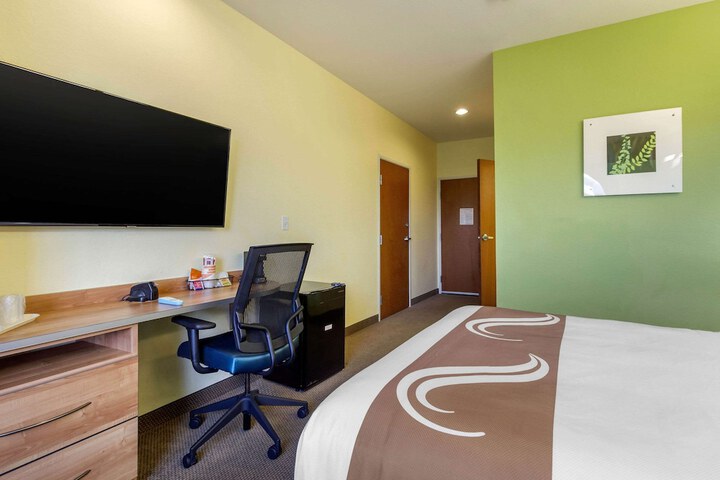 Room 33 of 51