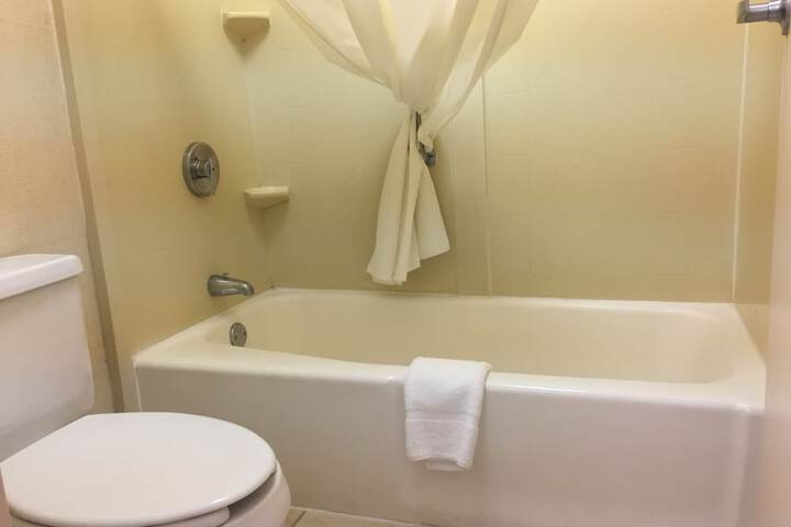 Room 8 of 38
