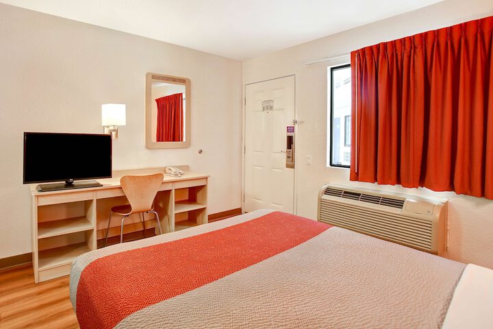Room 29 of 39