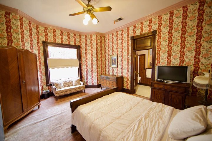 Room 16 of 27