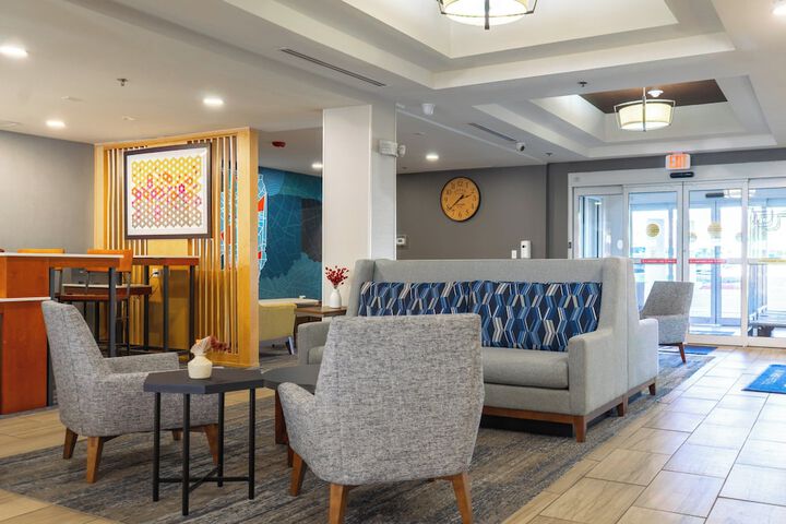 Holiday Inn Express Hotel & Suites a Lake Zurich-Barrington by IHG