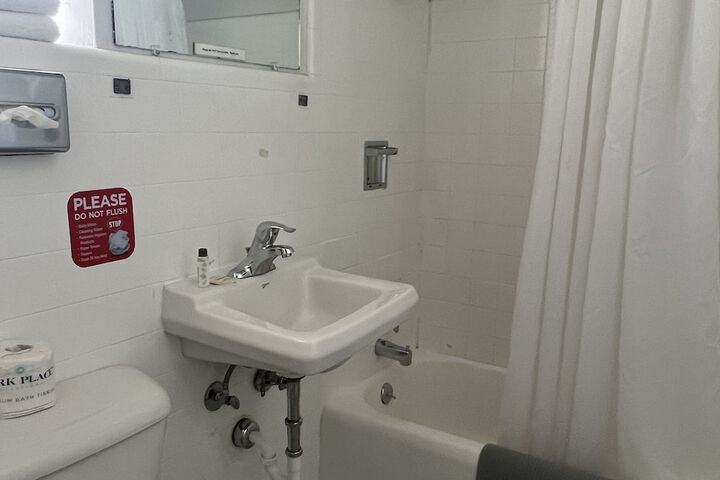 Midtown Inn & Suites