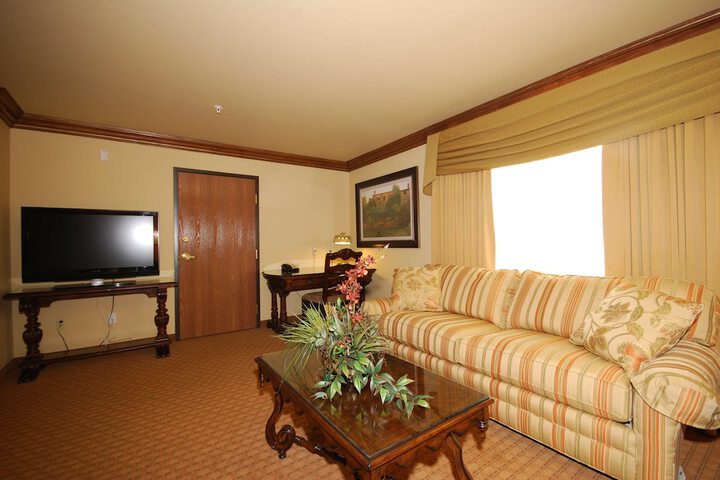 Room 12 of 25