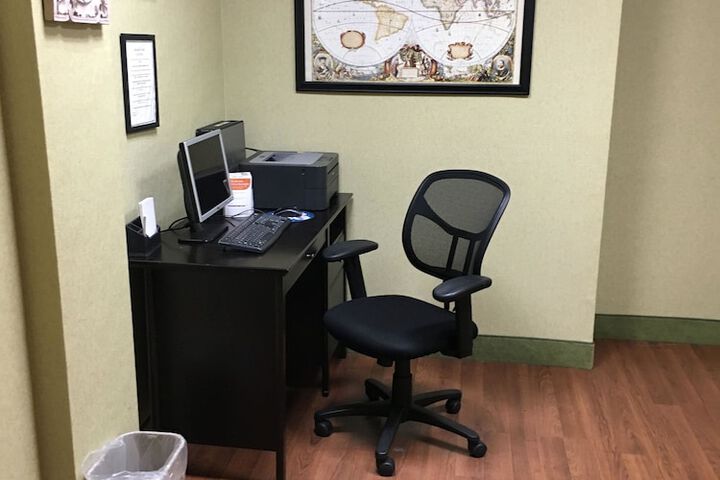 Business Center 64 of 68