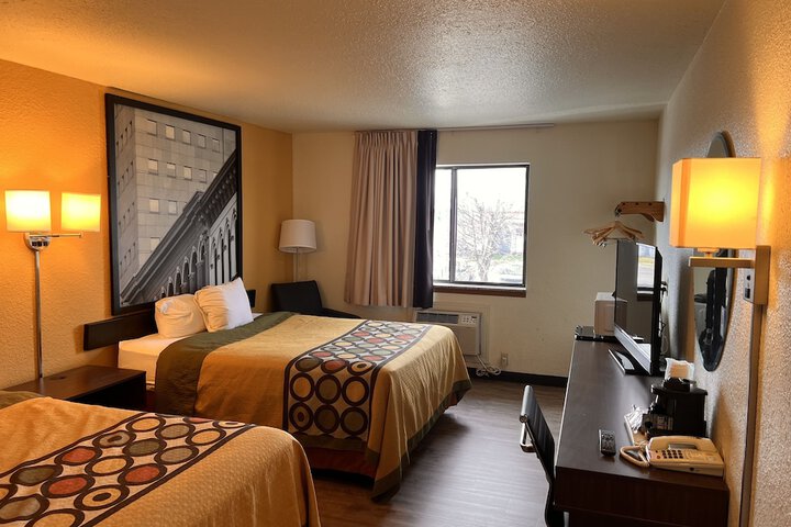 Room 25 of 42