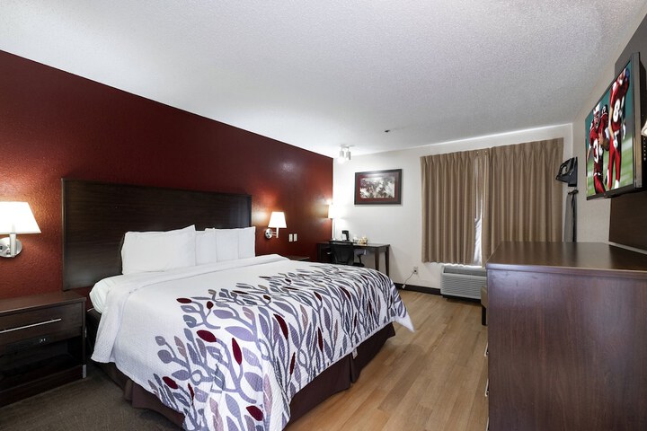 Room 13 of 34